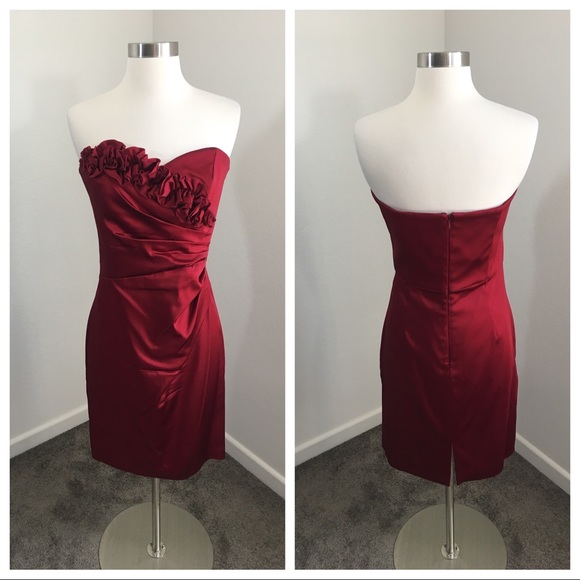 White House Black Market Dresses & Skirts - White House Black Market red wine strapless dress